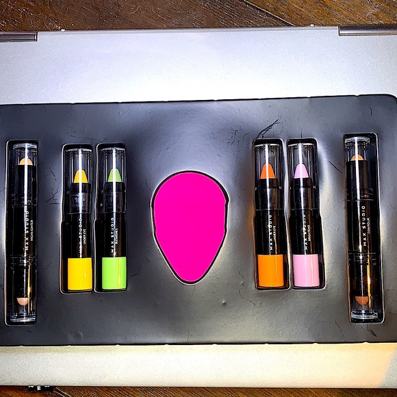 MAX STUDIO SCULPT & CORRECT HIGHLIGHTER CONCEALERS CONTOUR SET DESIGNED USA - Picture 4 of 5